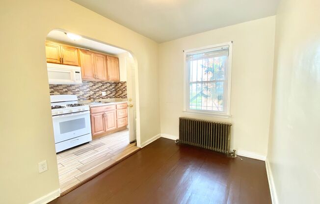 2 beds, 1.5 baths, $2,000