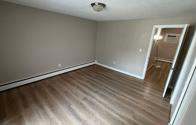 2 beds, 1 bath, $1,945, Unit 15B