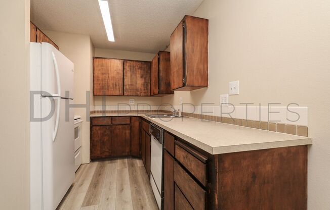 2 beds, 1 bath, $1,150, Unit 1122 3