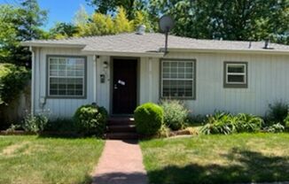 2-Bed, 1-Bath Cottage