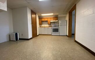 Studio, 1 bath, 400 sqft, $725, Unit UNIT 5