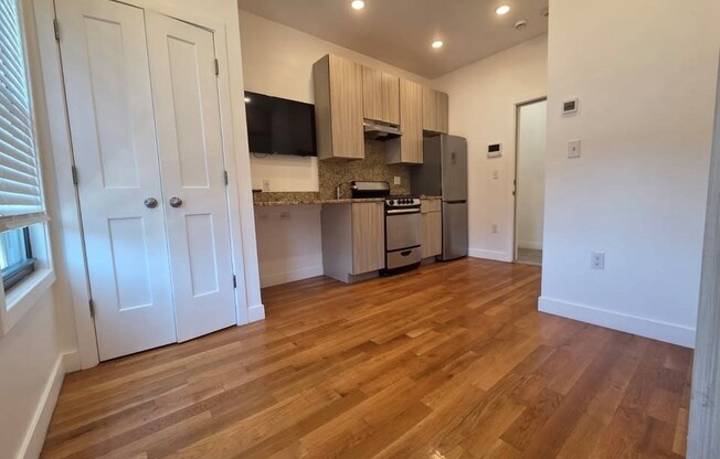 Studio, 1 bath, $1,550, Unit 24