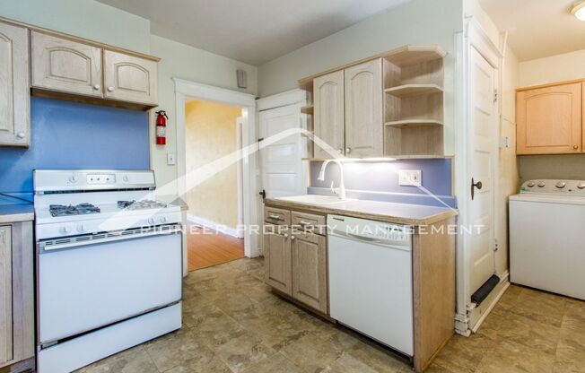 3 beds, 1 bath, $2,200