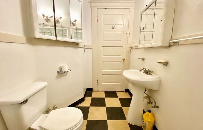 1 bed, 1 bath, 575 sqft, $1,395, Unit B1
