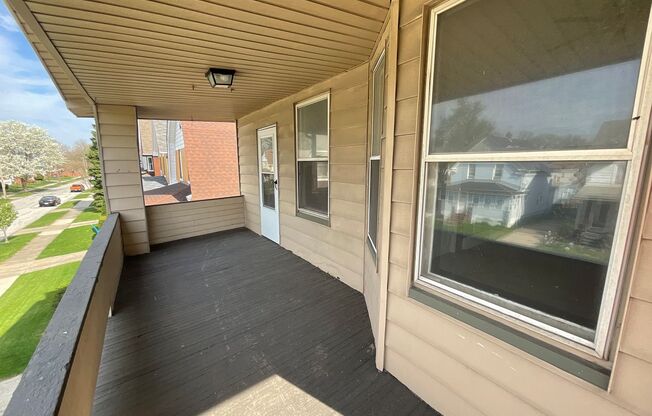 2 beds, 1 bath, $1,099, Unit 4416 Gamma Avenue Up