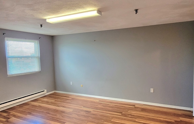 2 beds, 1 bath, 1,093 sqft, $2,400, Unit 1011
