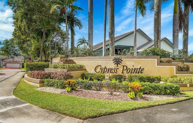 500 E CYPRESS POINTE DR