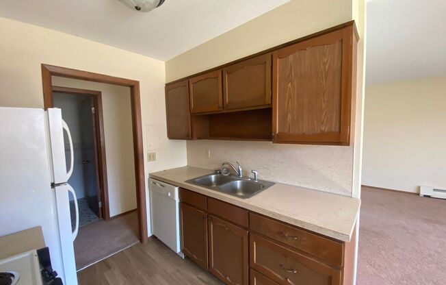 2 beds, 1 bath, 980 sqft, $1,475, Unit 7307-014