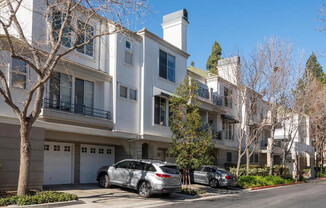 440 Navaro Pl., #220