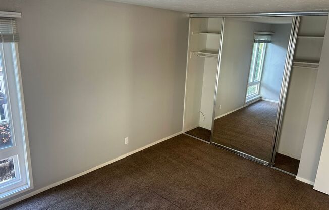515 - 328 Highland Ave