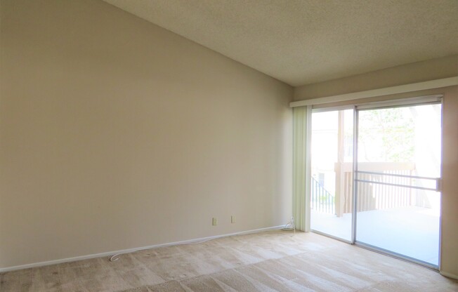 2 beds, 1.5 baths, 1,010 sqft, $2,695, Unit 1724 KE