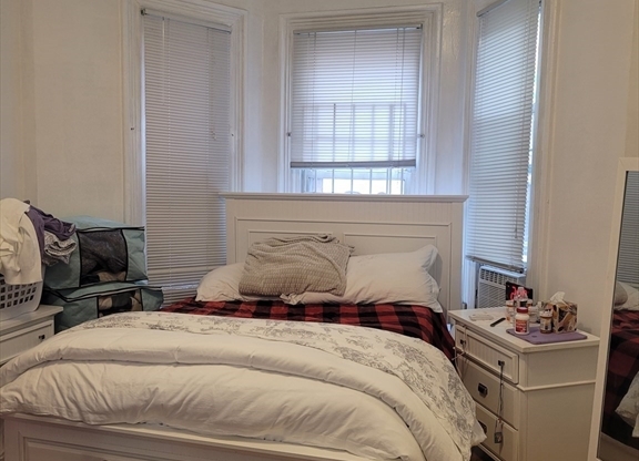 109 Dartmouth St Apt 19C