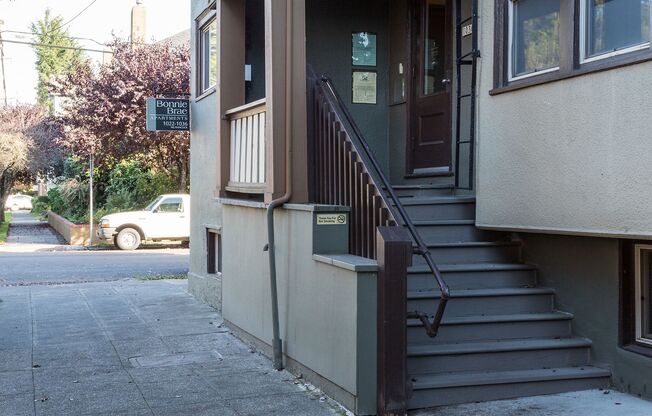 BONNIE BRAE APARTMENTS (WALD02)