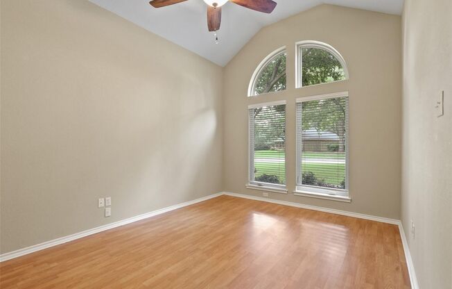 3 bed, 2 bath home in Burleson