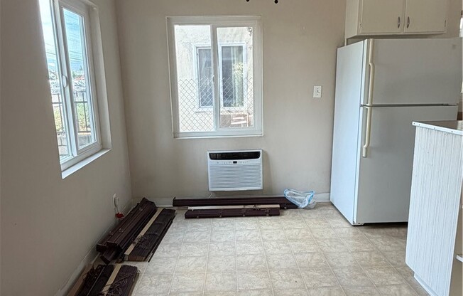 1 bed, 1 bath, 700 sqft, $1,595