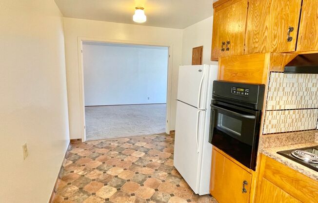 1 bed, 1 bath, $2,550, Unit 530 Bartlett Street - Unit 6