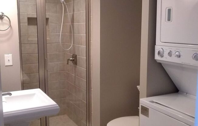2 beds, 2.5 baths, 980 sqft, $1,695, Unit 502