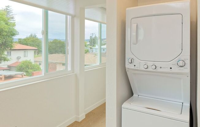 1 bed, 1 bath, 650 sqft, $2,445, Unit A