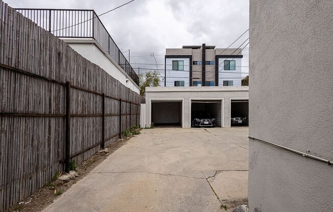 Bright and airy 2-bedroom 2-bath in Mid- City