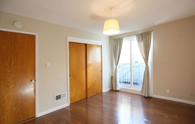 2 beds, 1 bath, $4,095, Unit A