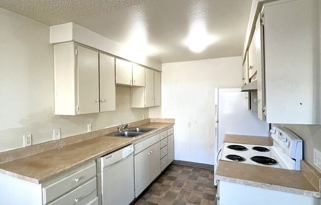 2 beds, 1 bath, $1,800, Unit #2