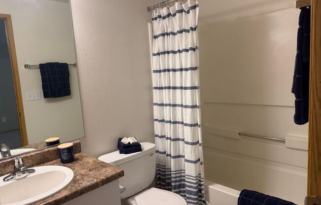3 beds, 2 baths, 1,100 sqft, $2,149, Unit 8033