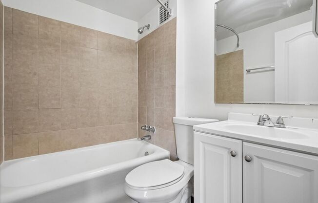 1 bed, 1 bath, $2,200, Unit 1616 16th Street NW Unit 505