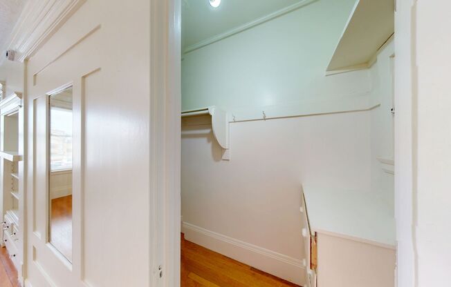 Studio, 1 bath, 373 sqft, $1,600, Unit 323