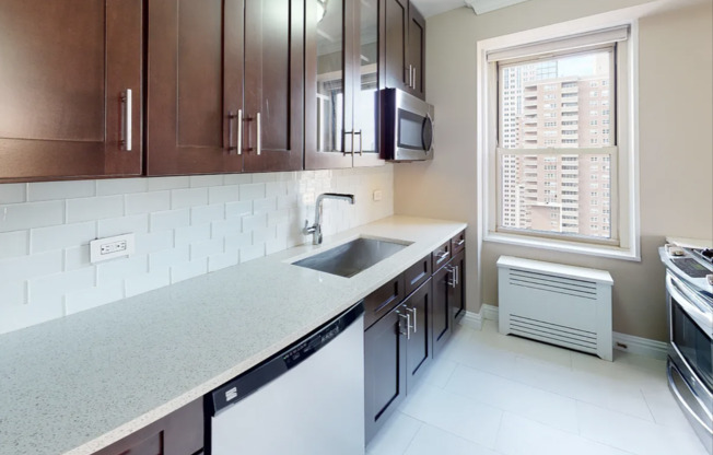 2 beds, 2 baths, $8,395, Unit 31K