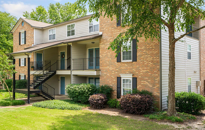 Exterior of DeSoto Apartment Homes