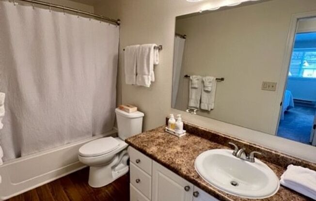 2 beds, 2 baths, 1,030 sqft, $1,735, Unit 811