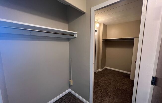 Studio, 1 bath, 370 sqft, $595, Unit 903