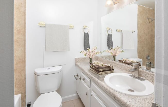 2 beds, 1.5 baths, 930 sqft, $2,850, Unit 124