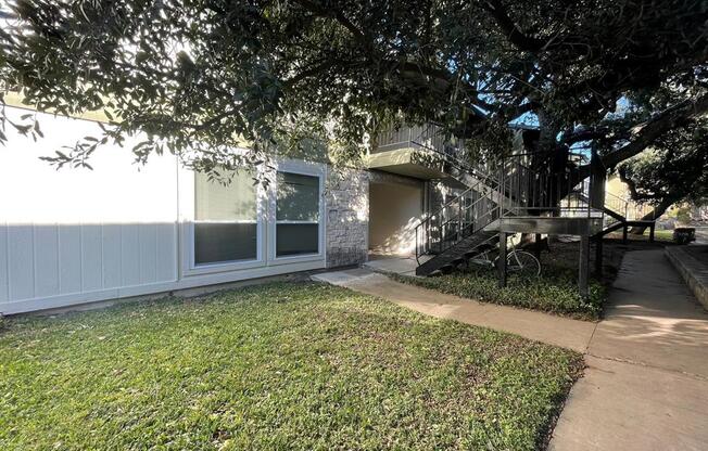 100 Lorenz Rd -