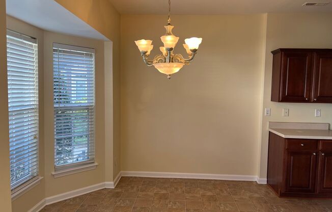 Spacious 3 Bed/ 2.5 Bath Townhome - 1 Car Garage - First Floor Primary Bedroom - Community Pool