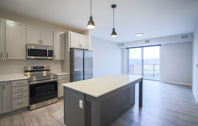 2 beds, 2 baths, 1,186 sqft, $2,700, Unit 508