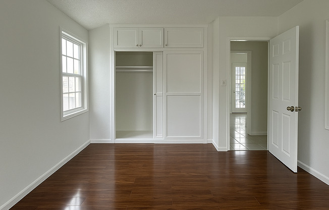 3 beds, 1 bath, 1,100 sqft, $2,650, Unit Unit #6