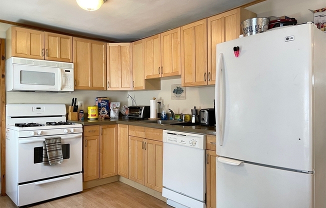24 JENKINS ST