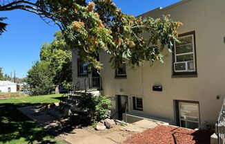 1 bed, 1 bath, 550 sqft, $995, Unit 2927 1/2