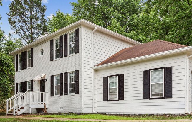 3 bed 3 bath in Jonesboro!