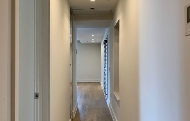 1 bed, 1.5 baths, 839 sqft, $2,450, Unit 603