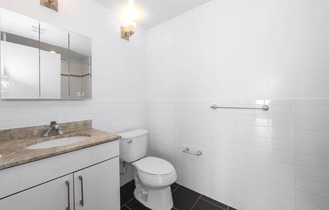 2 beds, 2 baths, 1,250 sqft, $3,800, Unit 712