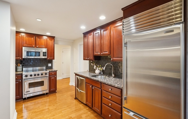 4 beds, 4 baths, 2,463 sqft, $12,000, Unit B811