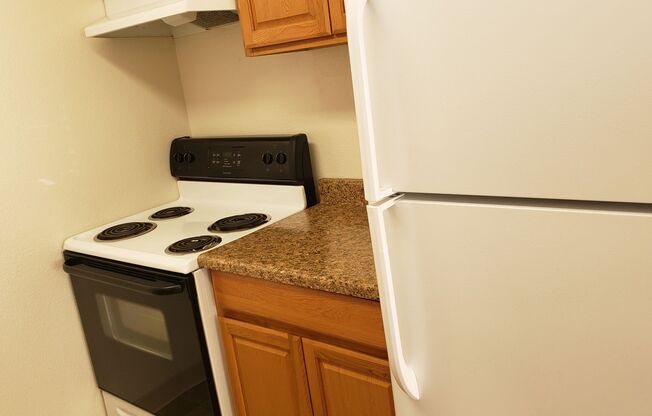 2 beds, 1 bath, 775 sqft, $1,300, Unit A1