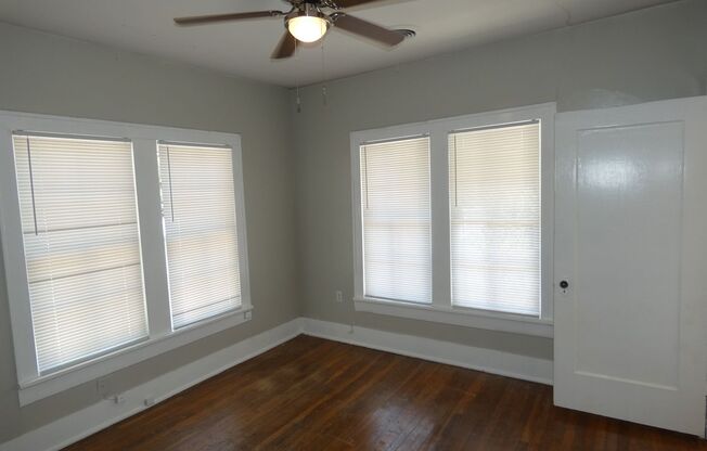 3 beds, 1 bath, $1,095