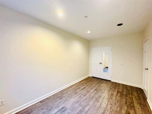11882 METROPOLITAN AVE