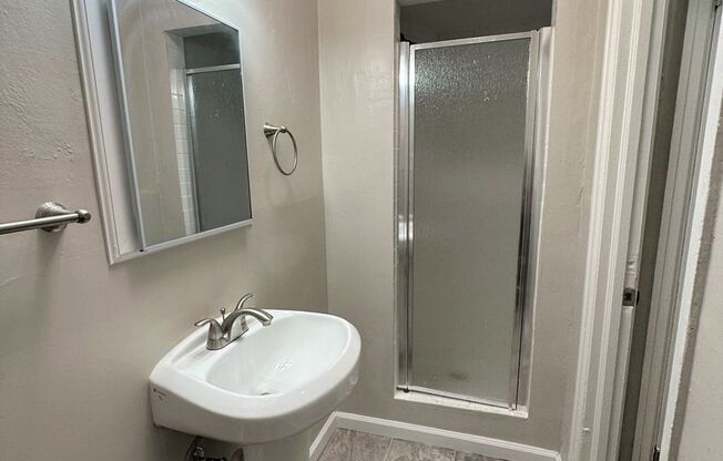 3 beds, 2 baths, 1,400 sqft, $1,750, Unit Unit 3-B