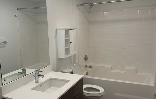 2 beds, 2 baths, 784 sqft, $2,740, Unit 302