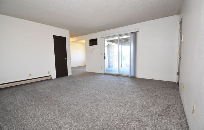 2 beds, 1 bath, $1,600, Unit 41