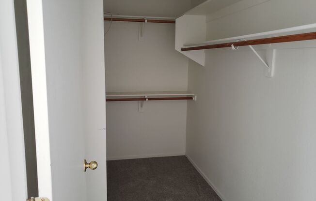 3 beds, 2 baths, $1,599